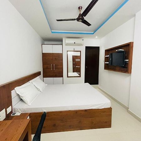 Zam Zam Residency Hotel Cheruppulasseri ภายนอก รูปภาพ
